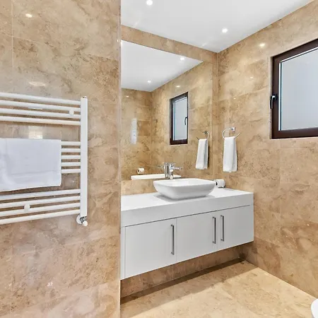 Stunning Uv09 Oniro With Sea Views, Aphrodite Hills Villa