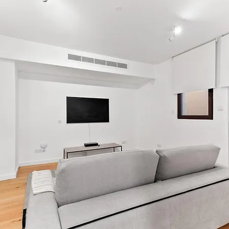 Stunning Uv09 Oniro With Sea Views, Aphrodite Hills Villa *